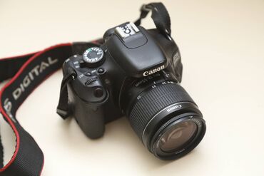 eos 600d canon: Canon 600D+18-55 lens
Əla vəziyyətdədir