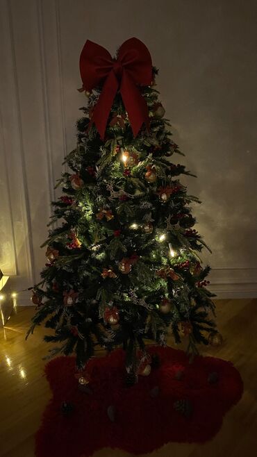 Yeni il ağacları: Tam bəzədilmiş süni Yeni il şam ağacı seti - Realistik sıx budaqlar — 3