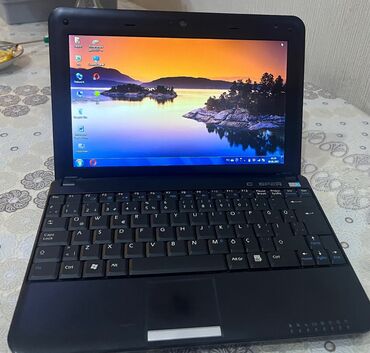 Lenovo: Prosessor:Intel Atom N270 (1.60 GHz) Ram:2 GB Windows 7(32 bit)