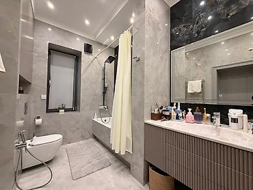 Продажа коттеджей и домов: Продается современный дом 250 м² на участке 4 сотки в центре с — 6