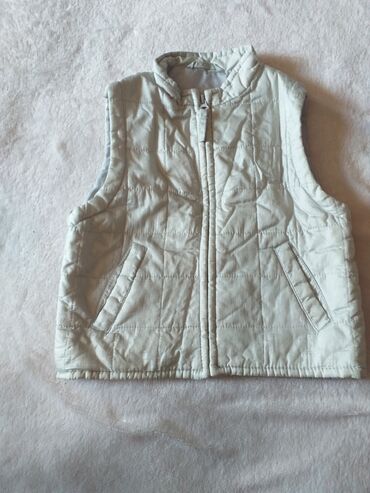 Верхняя одежда: ЖИЛЕТКИ на девочку Хорошего качества ЖИЛЕТКА с капюшоном .НОВАЯ — 3