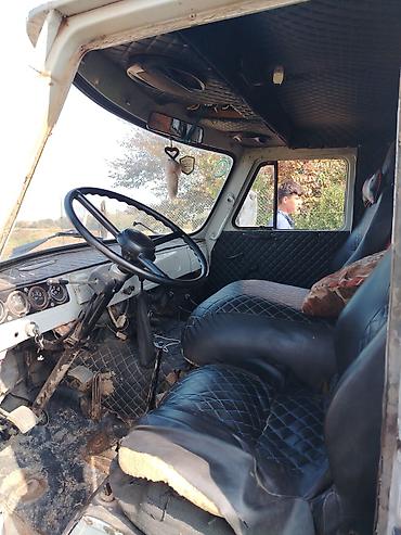 4 tekerlekli motor atv: UAZ-452 “Buxa” mikroavtobus - Kuzov: ağ rəngli, ikiqat arxa qapı, ön — 7