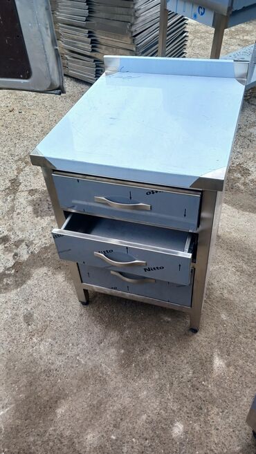 Nerjaveykalar: Paslanmayan poladdan (inox) hazırlanmış peşəkar mətbəx iş masasının — 2