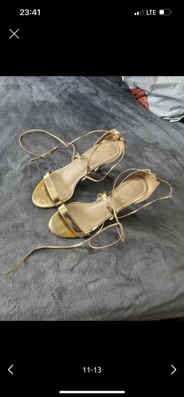 Другая женская обувь: Комплект женской обуви. 1) Кроссовки Gucci Rhyton, размер 39 - Цвет — 3