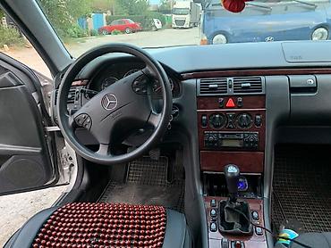 x class: Mercedes-Benz E-Class: 2001 г., 2 л, Механика, Бензин, Седан — 2