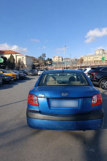 Kia: Kia Rio sedan – mavi rəng, 4 qapı. Texniki və dizayn xüsusiyyətləri — 2