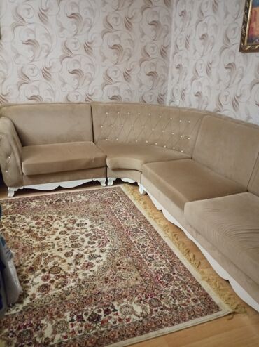uqlovoy divanlar: Künc divan, İşlənmiş, Açılmayan, Bazasız, Çatdırılma yoxdur