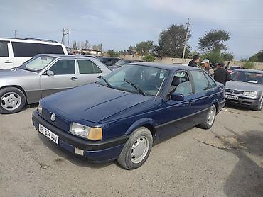 комбин: Volkswagen Passat: 1991 г., 1.8 л, Седан — 1
