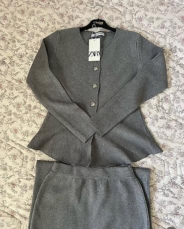 женский кофта: Костюм трикотажный ZARA: кардиган + юбка - Состав комплекта: вязаный — 1