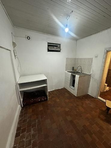на короткий срок: 30 м², 1 комната, Ак-Орго ж/м, Семейным — 4