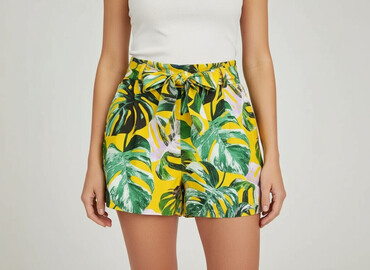 bluzka w geometryczne wzory: Dorothy Perkins, Shorts for women, size L (EU 40)