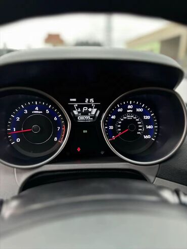 Hyundai: Hyundai Elantra: 1.8 l | 2016 il Sedan — 10