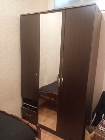 Dolablar: İşlənmiş, Açılan, 3 qapılı Düz dolab, Qarderob, paltar dolabı, Azərbaycan