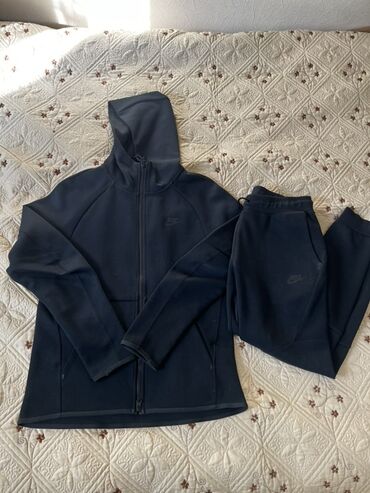 рыбий жир для животных: Спортивный костюм Nike Tech fleece, размер S, спортивка в хорошем