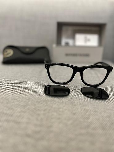 Eynəklər: Tezedir.Aldiqdan sonra 5-6 defe taxmisham.Optik linzalarla evez edilib — 1