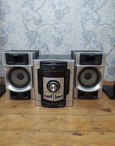 Sony kompakt audio sistemi – 3 hissəli mini hi‑fi set - Marka/model