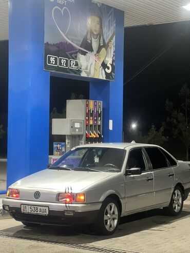 мотор стеклоочистителя: Volkswagen Passat: 1988 г., 1.8 л, Механика, Бензин, Седан