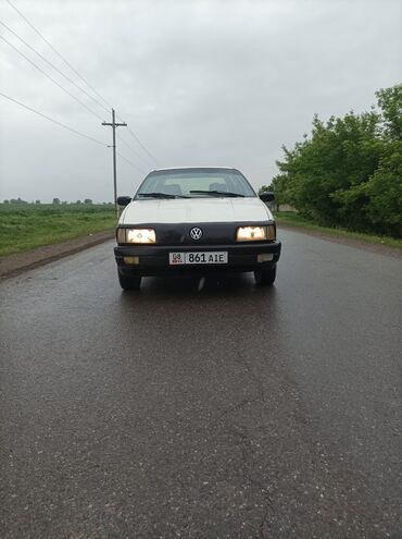 авто уна: Volkswagen Passat: 1992 г., 1.8 л, Механика, Бензин, Седан