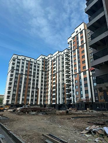 Долгосрочная аренда квартир: Алайбек + Сдается 1-комнатная квартира в ЖК «Эмель» Район: ул — 2
