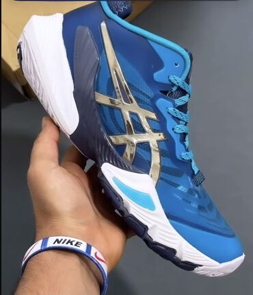 кроссовки зимние мужские: ASICS metrise