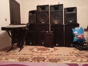 Dinamiklər və kolonkalar: İşlənmiş Yamaha Kolonka, Növ - Toy üçün, rəng - Qara — 1