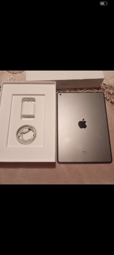 Настольные ПК и рабочие станции: Б/у Apple iPad 9 (2021), 10,5", 64 ГБ, Платная доставка