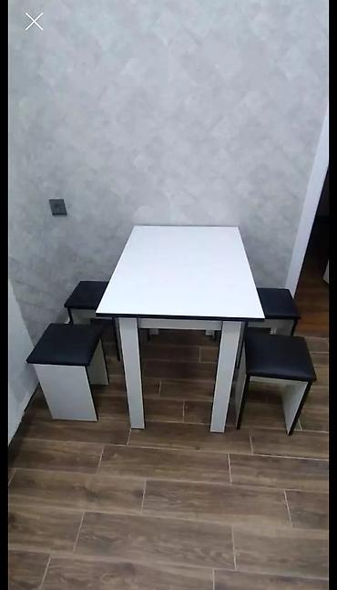 it sekilleri balaca: Mətbəx üçün kompakt masa və 4 taburet komplekti. - Dizayn: Ağa yaxın — 5