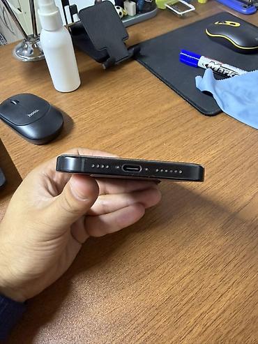iphone 4 pro max: IPhone 16 Pro Max, Black Titanium — 5