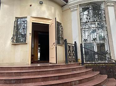 Дома: 700 м², 6 комнат и более, Золотой квадрат — 10