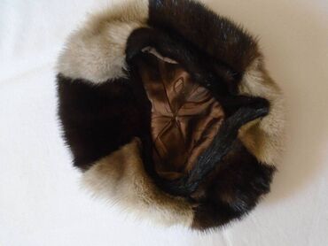 Krzneni kaputi: M, Sa postavom — 17