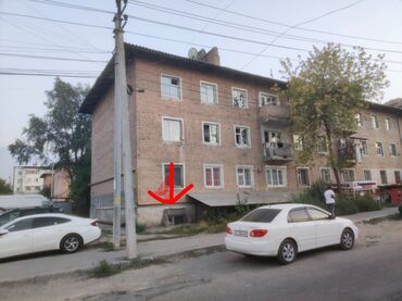 туалет для больных: Продается 2х комнатная кв Г. Ош ул Ленина 341/40 . Цокольного типа