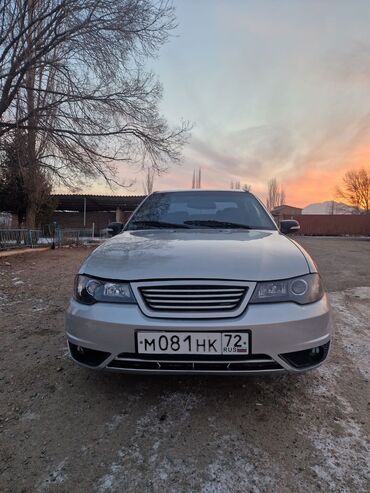 движок на ниву: Sedan Daewoo Nexia (рестайлинг). Цвет серебристый, 4 двери, кузов