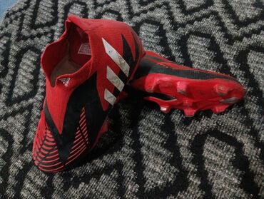 футбольные бутсы adidas predator: Бутсы для футбола Predator Размер 39 Состояние 8/10 Качество идеал