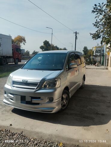 тойота жип: Toyota Noah: 2002 г., 2 л, Автомат, Бензин, Вэн/Минивэн