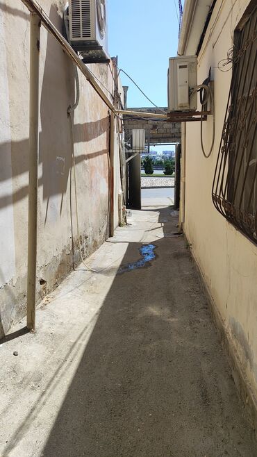 Uzunmüddətli kirayə mənzillər: Komsamol dairesinde. piyada keçidin yanında. 24 saat oba marketin — 3