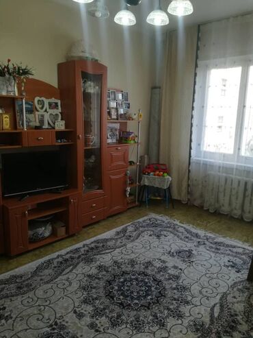 сдается квартира таатан: 2 комнаты, 52 м², 105 серия, 2 этаж, Старый ремонт
