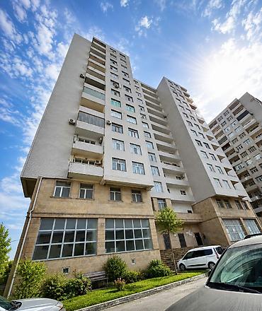 Mənzillər: Bakıxanov qəs., 3 otaqlı, Yeni tikili, 121 kv. m — 1