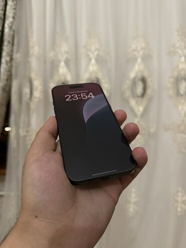 iphone şəkilləri: IPhone 16 Pro, 128 GB, Black Titanium, Barmaq izi, Face ID, Simsiz şarj