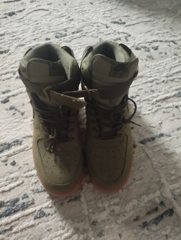 зимний обув мужской: Эркектердин кроссовкасы, 40.5, Nike, Жаңы, түсү - Жашыл, Өзү алып кетүү