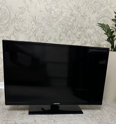 телевизор samsung ue49k5500: Продается телевизор Samsung (74cm)состояние отличное б/у