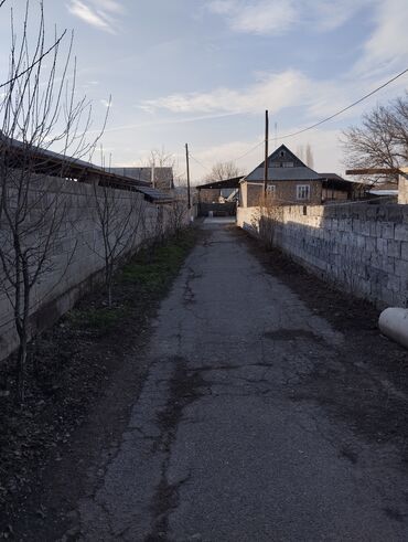 киргизия 1 дом: 120 м², 6 комнат
