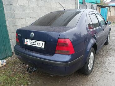 Volkswagen: Volkswagen Bora: 2003 г., 1.6 л, Механика, Бензин, Седан