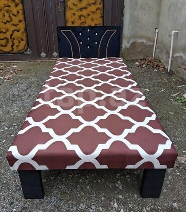 Prastinalar: Təzə çarpayılar. 1 nəfərlik çarpayılar 60manat. 2 nəfərlik taxt — 15