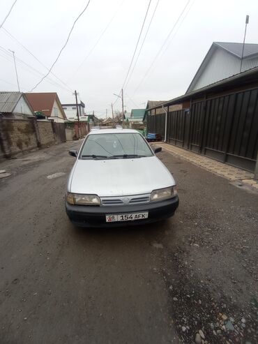 Nissan: Nissan Primera: 1994 г., 1.6 л, Механика, Бензин, Седан