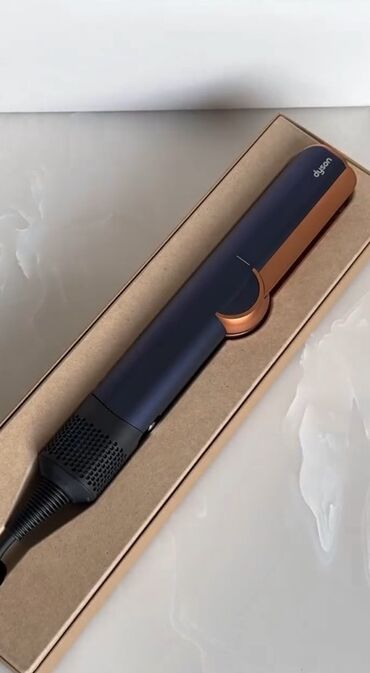 копия дайсон стайлер: Выпрямитель для волос Dyson в сине-медном цвете. Брала в Австрии 2024
