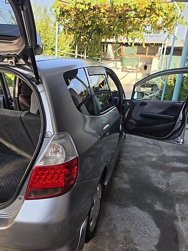 bud e9: Honda Fit: 2004 г., 1.3 л, Вариатор, Бензин, Хэтчбэк — 6