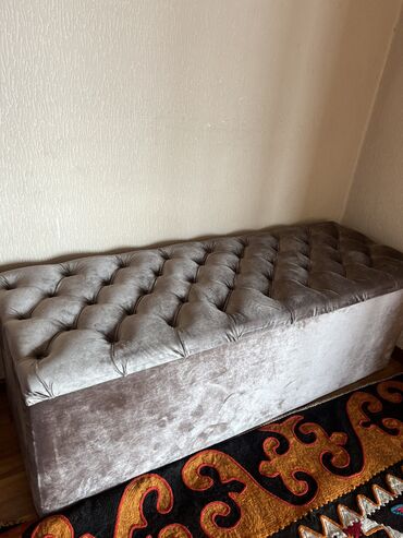 диван для офиса: Цвет - Серебристый, Новый