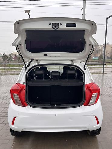 Chevrolet: Chevrolet Spark: 2017 г., 1 л, Вариатор, Бензин, Хэтчбэк — 9