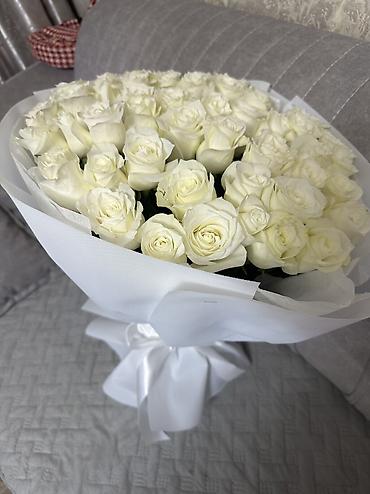 rose: Продаю свежие цветы-спрей розы, белые розы 51шт и нежный микс — 2