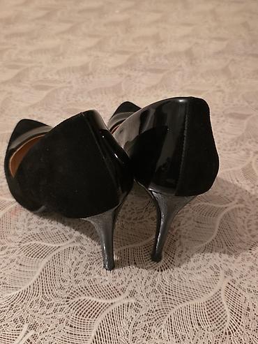 Tuflilər: Qara stiletto ayaqqabı - Model: Nazik hündür dabanlı, iti burun - — 4